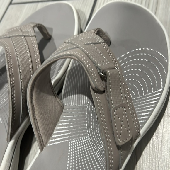 Clark’s Cloud-steepers Grey Sandals - Picture 7 of 9